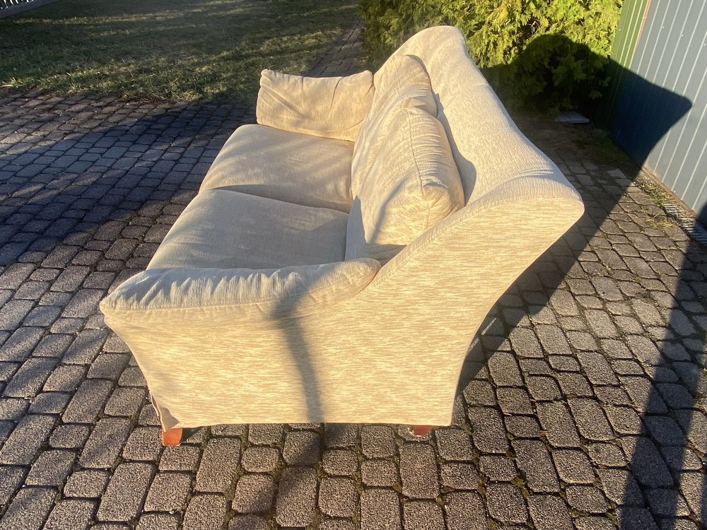 Sofa rozkladana w bardzo dobrym stanie.