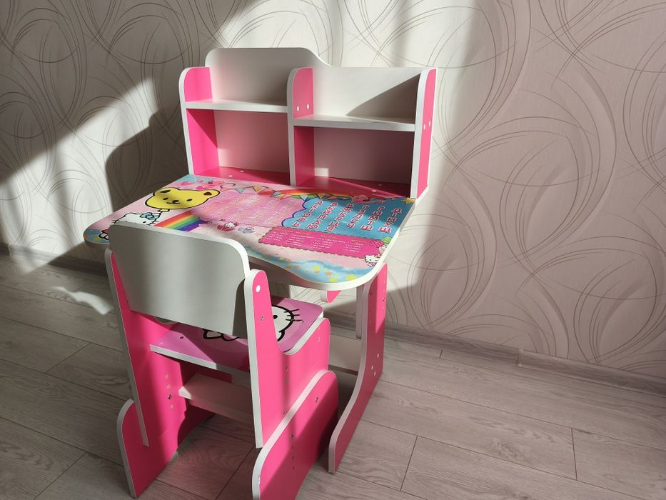 Дитяча шкільна парта