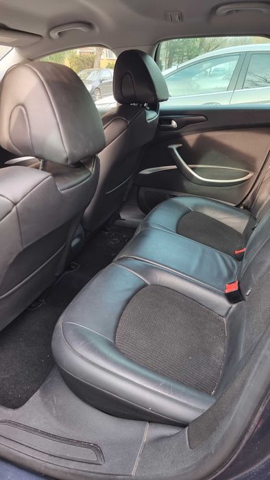 Citroen C5 Kombi 2011, 1.6 thp 155 KM, około 250 tyś- uszkodzony