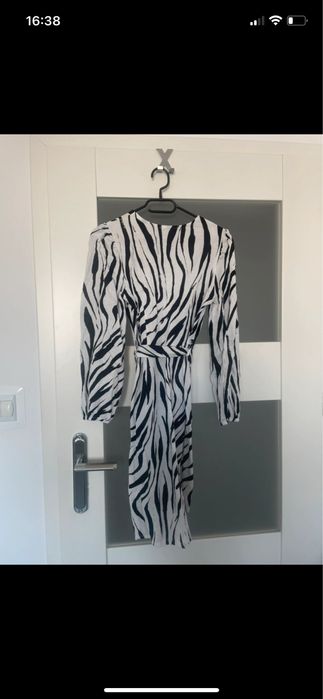 Sukienka w motyw zebry Sinsay rozmiar M