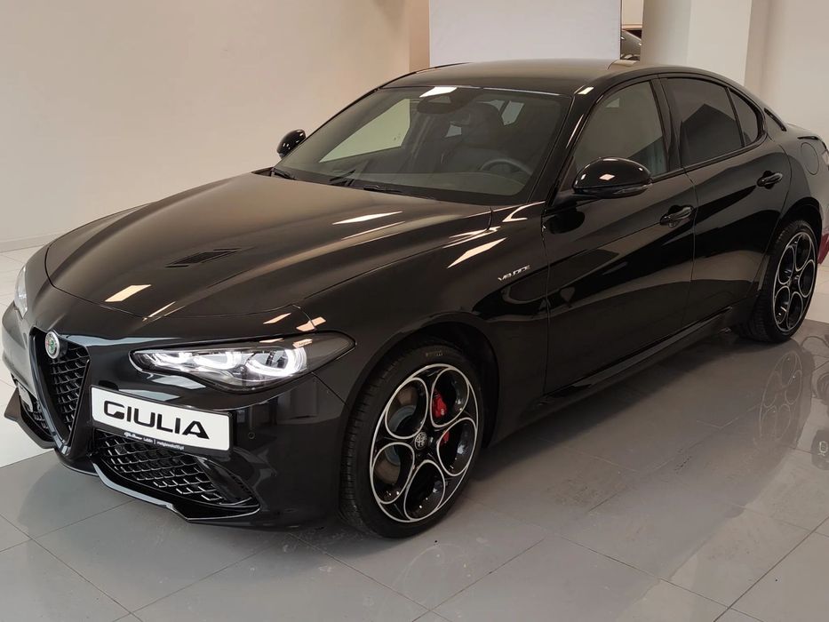 Alfa Romeo Giulia 2025 Veloce 280KM AT8 AWD • Vulcano Black • OC/AC za 1% • Od ręki