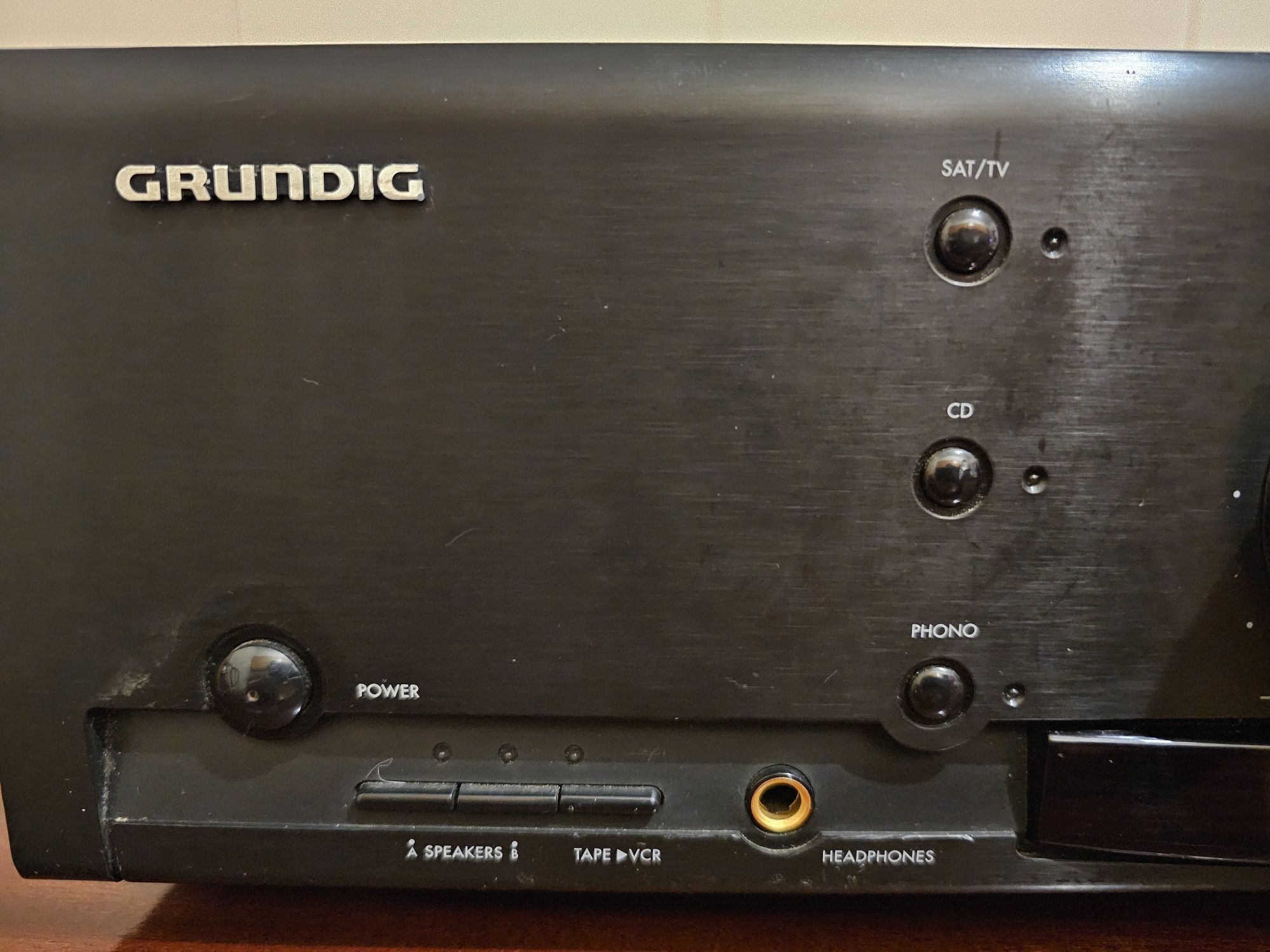 Grundig Hi fi stereo Amplifier v 23