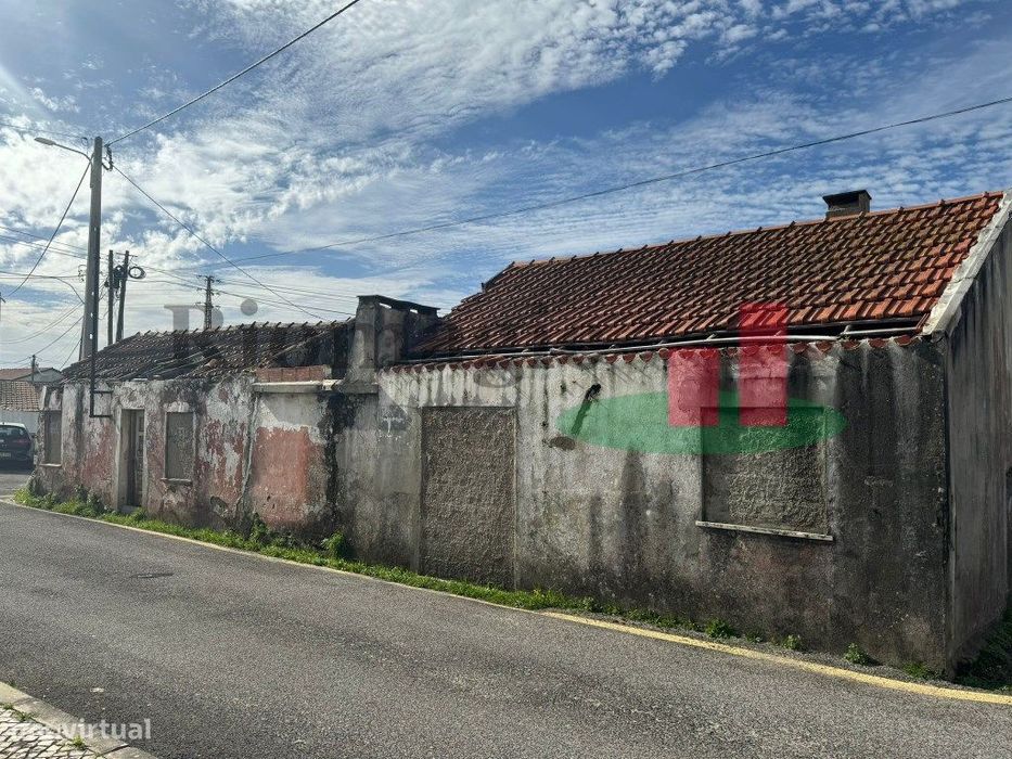 Moradia T2 Marinha Grande para Recuperar ***RIOMAGIC***