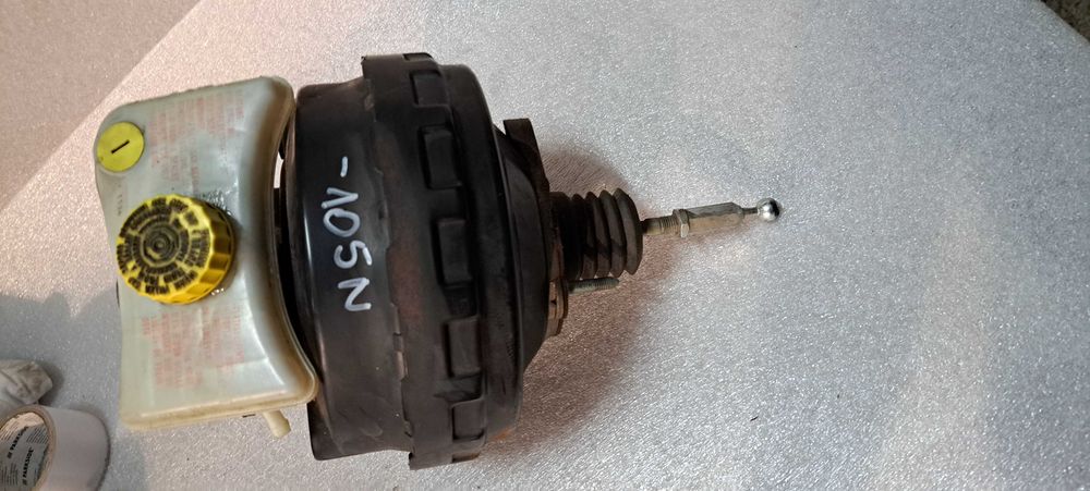 Serwo hamulcowe + pompa Audi A4 B6 -105N