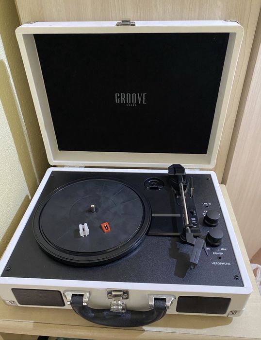 Вініловий програвач GS1000 Groove