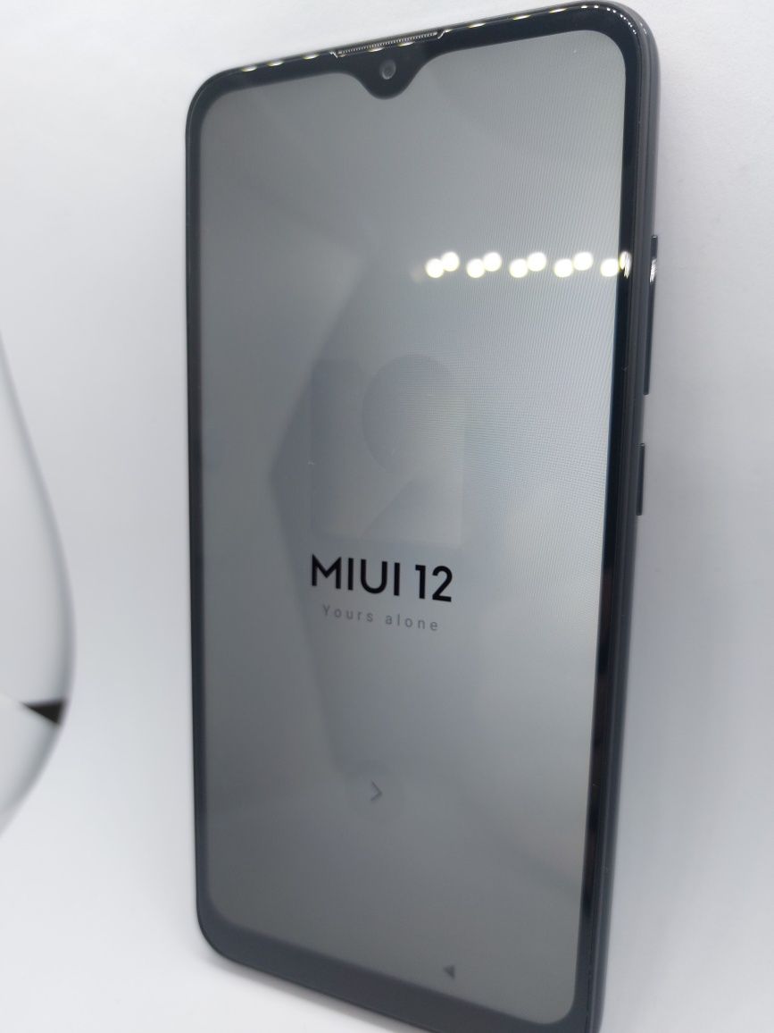 Redmi 8 (4/64+64Gb) Чорний + подарунки