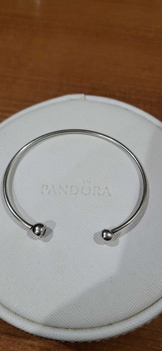 Escrava Aberta da Pandora Essence em Excelente Estado