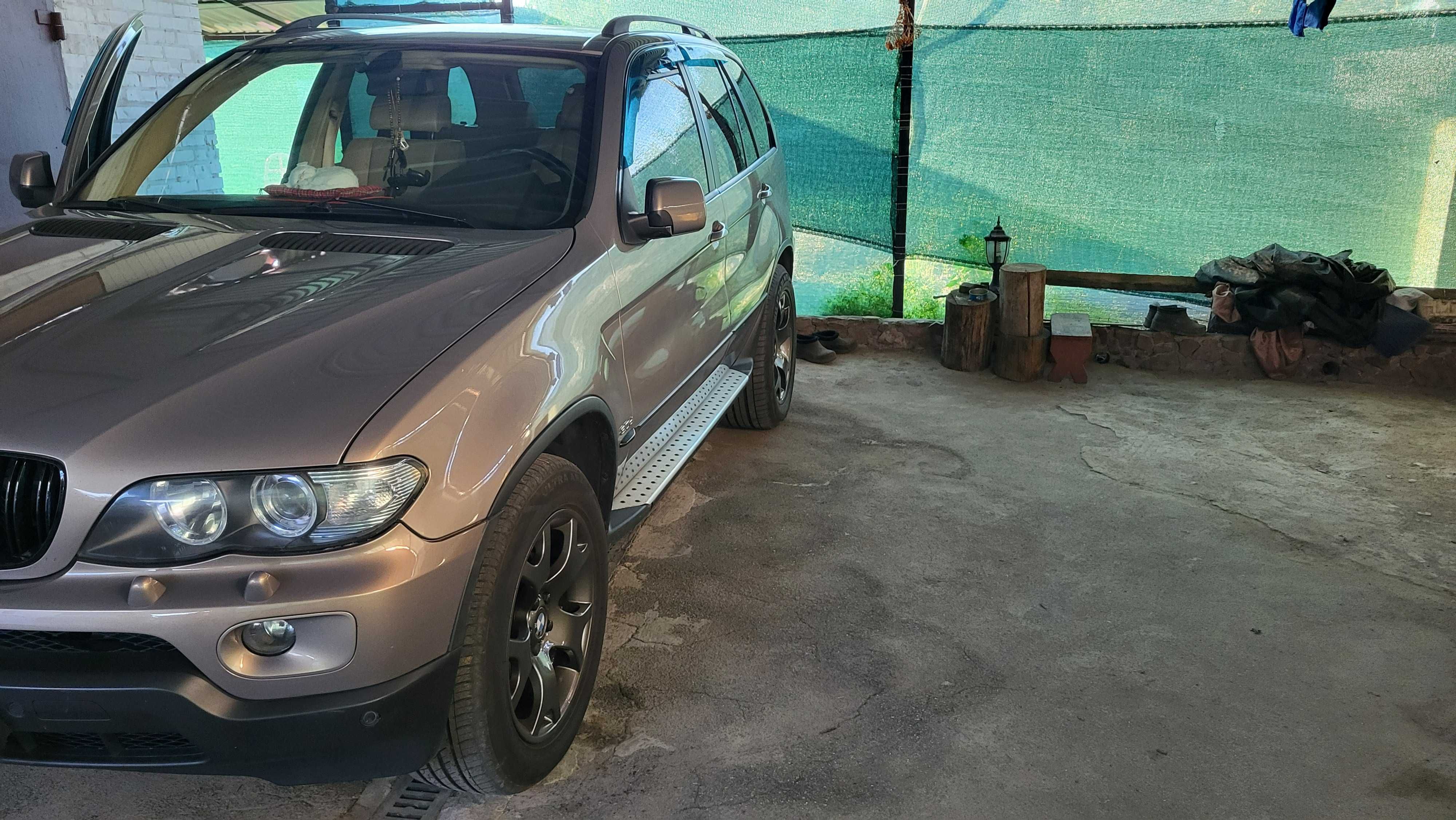 Продам BMW x5 E53