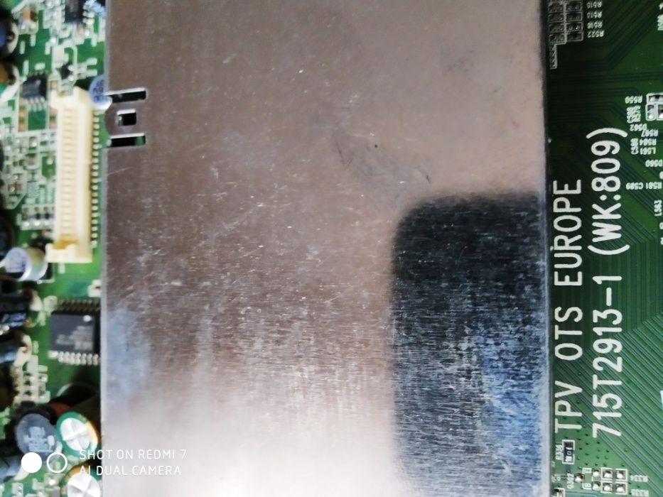 Nowa płyta główna do telewizora LCD 32 cali z tunerem i używaną Manta.