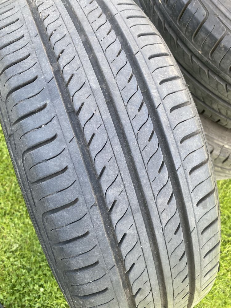 Sprzedam 4 opony całoroczne goodride 205/60r16