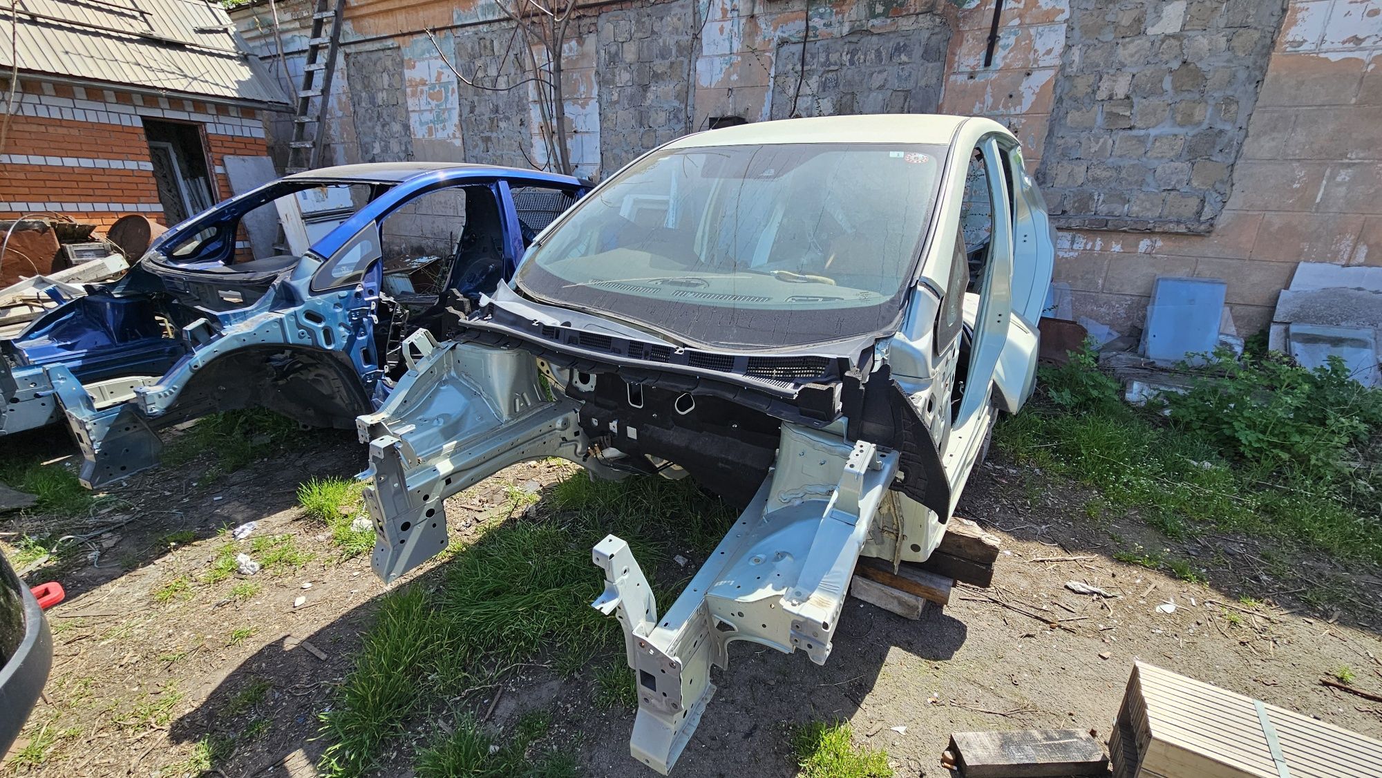 Чверть Nissan Leaf 2 ze1 2018
