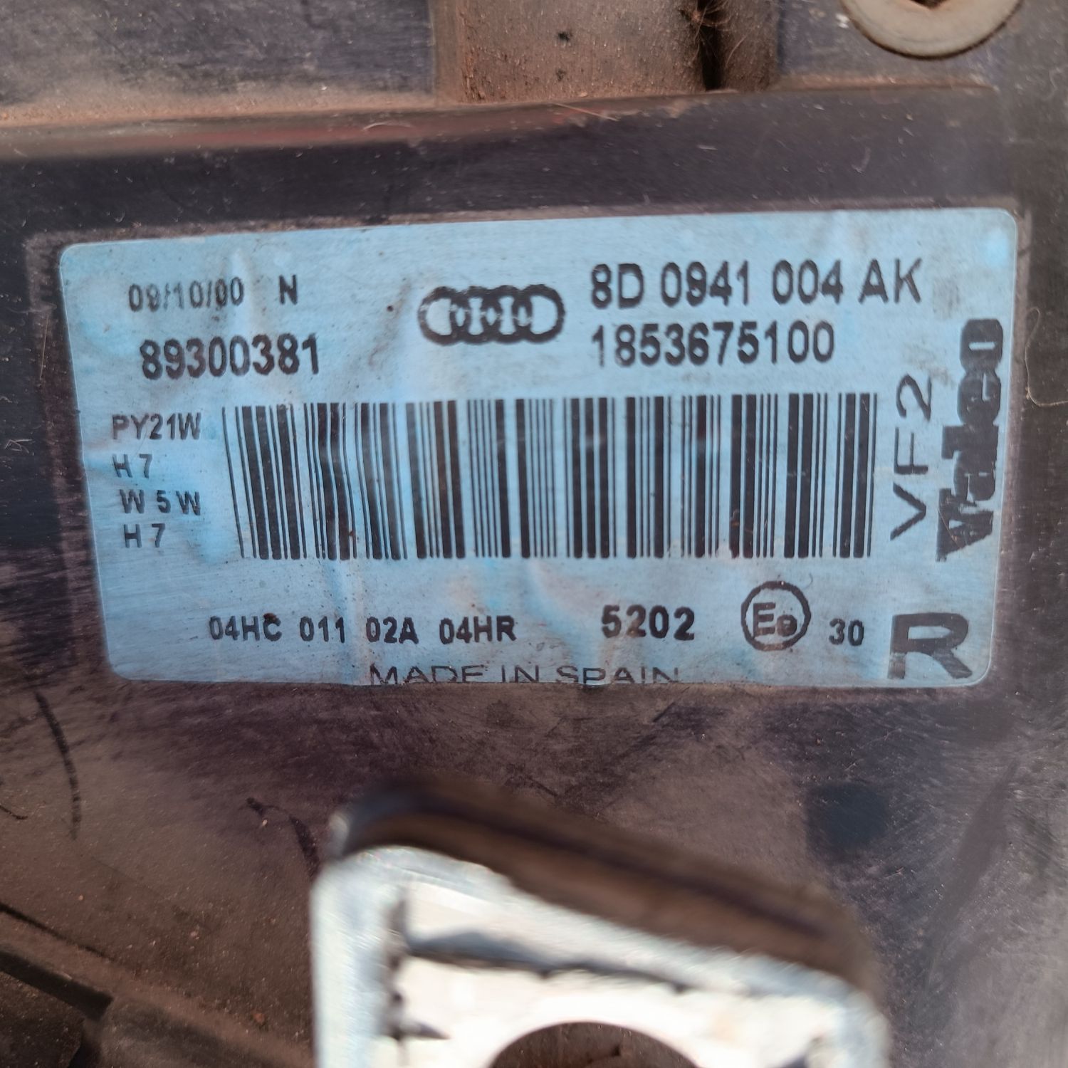 Farol optica dir Audi A4 de 99