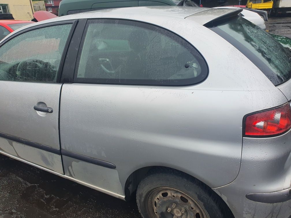 Szyba uchylna lewy tyl Seat Ibiza 3 3 drzwi