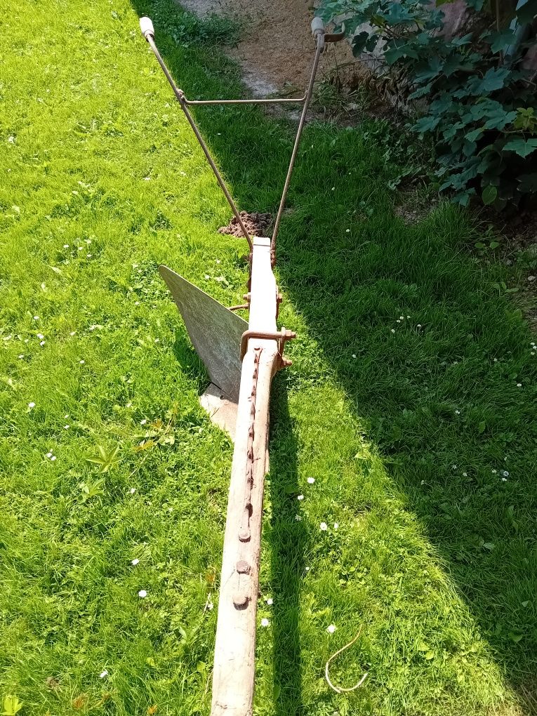 Sprzedam pług konny i wóz konny
