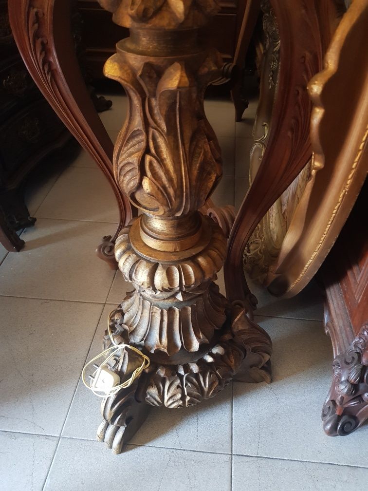 Candeeiro, tocheiro dourado