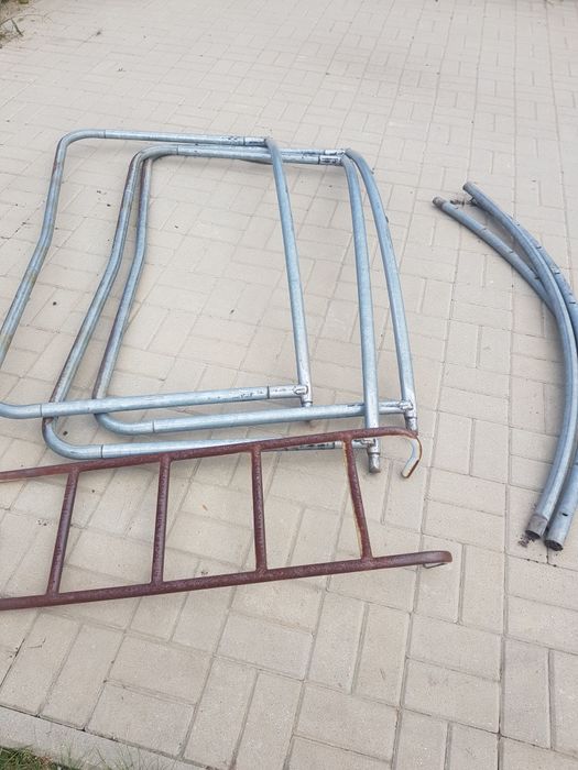 Stelaż do trampoliny.