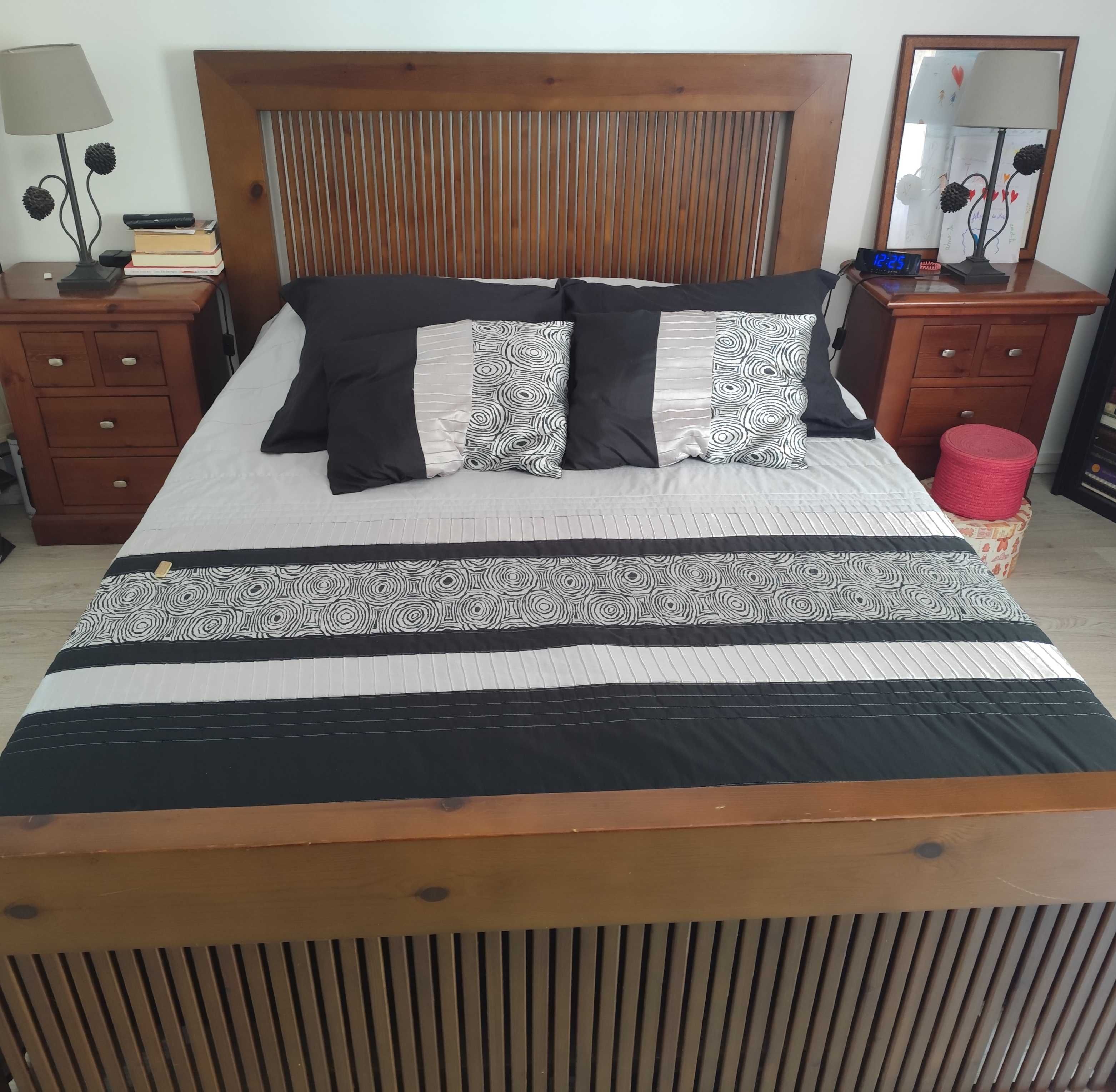 Mobília de Quarto de casal em mandeira