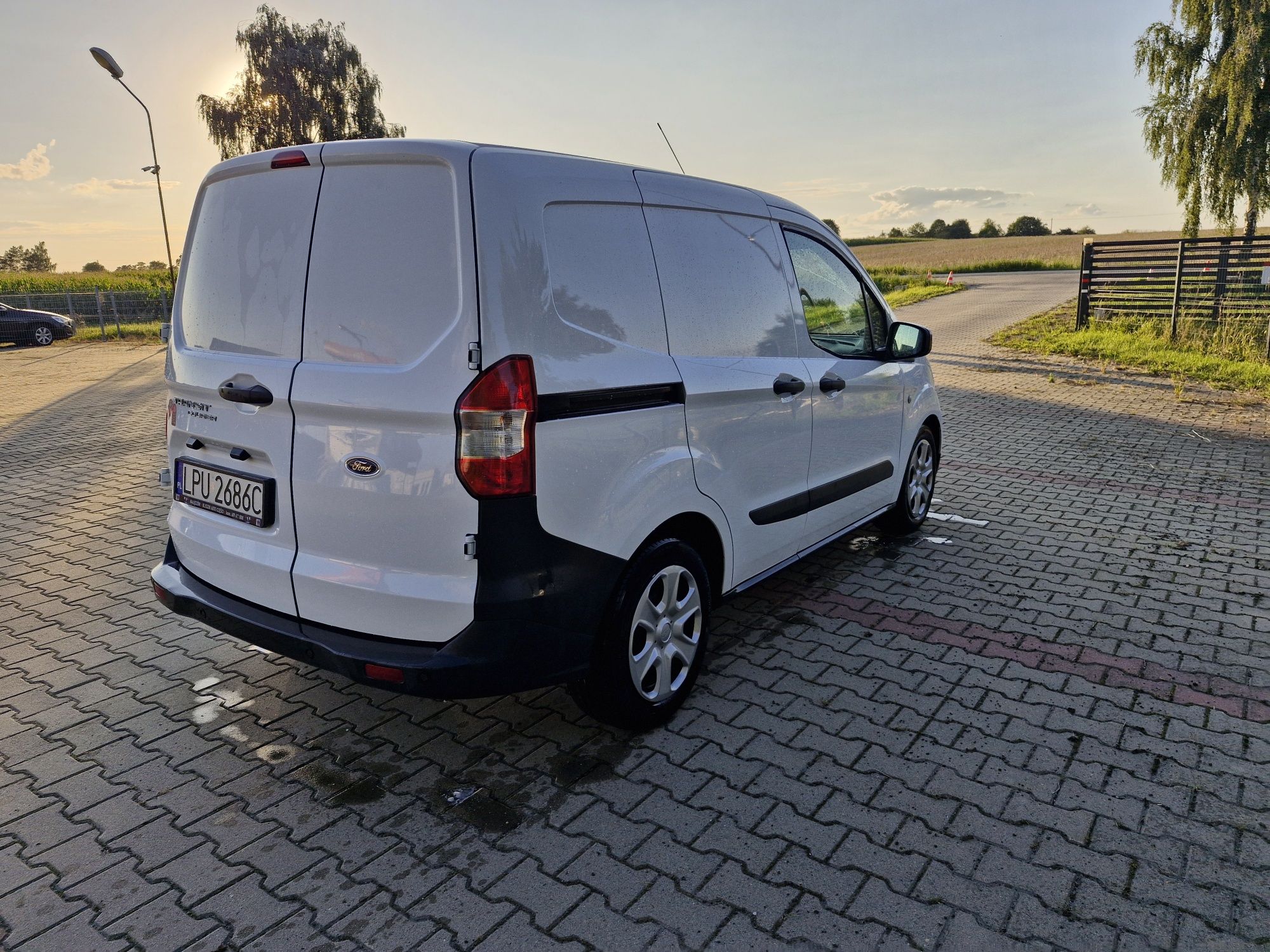 Ford Tranzit courier 2022r