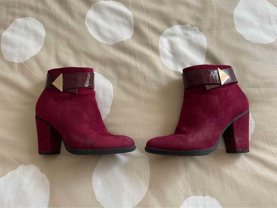 Botas em nobuk bordeaux, tamanho 37