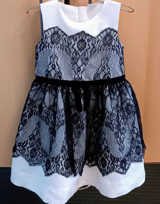 Нарядна святкова дитяча сукня, плаття бренду Lindex (Швеція) 4-6 років