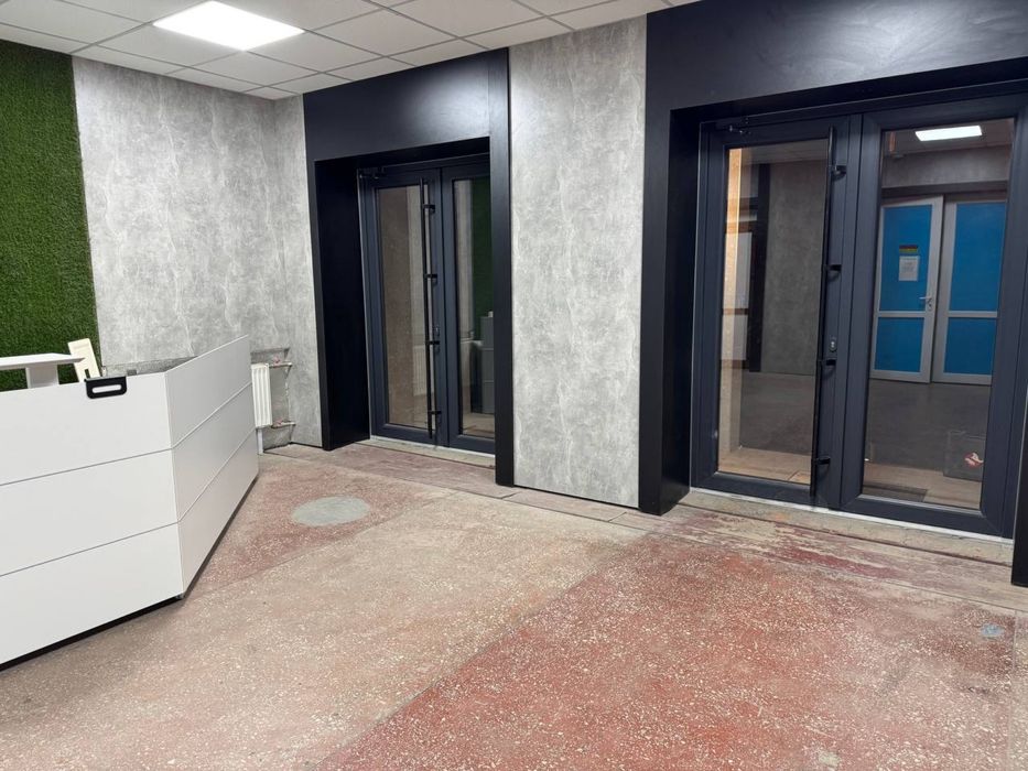 Офіс з ремонтом і меблями 17 м2 за 3000 грн плюс світло