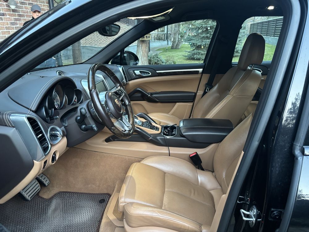 Porsche Cayenne turbo S 3,6 перший власник.