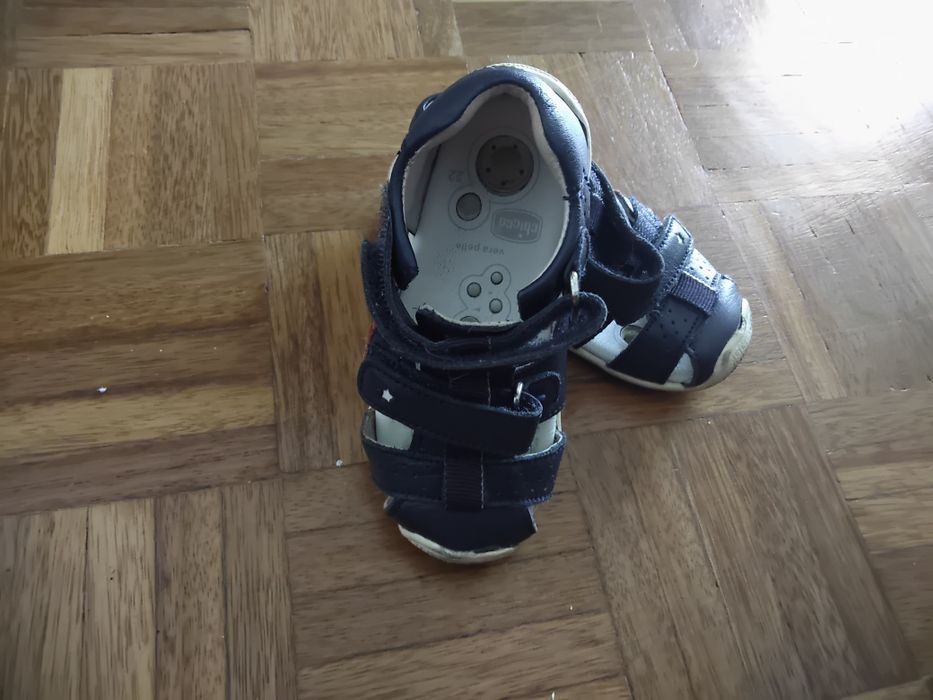 Sandálias de bebê, pouco usadas.Marca Chicco.