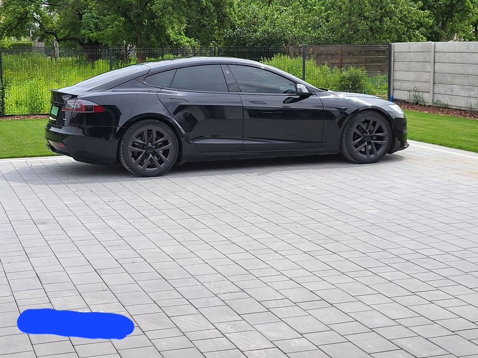 TESLA Model S Plaid