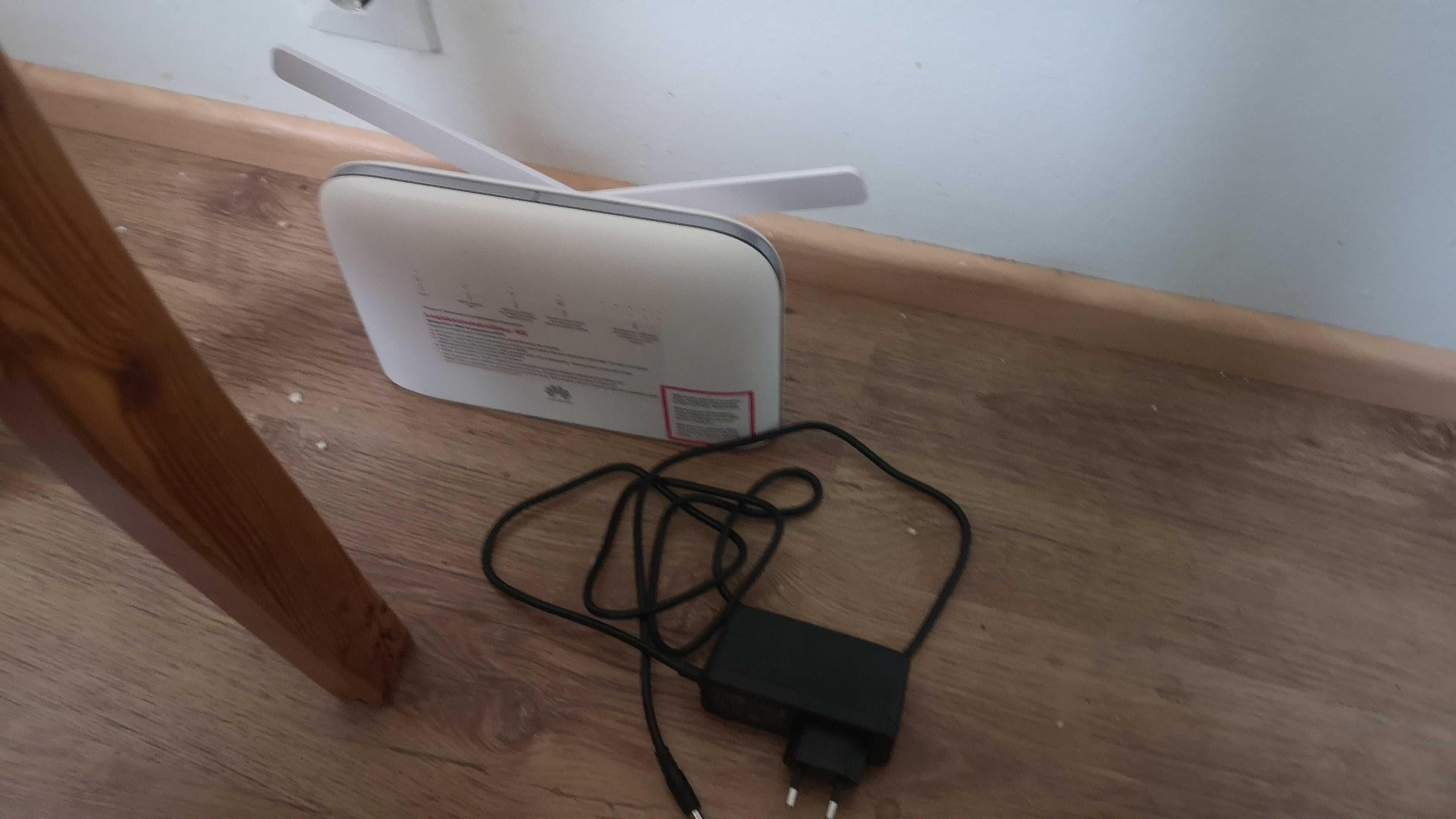 Продаётся роутер 4g Huawei b715s