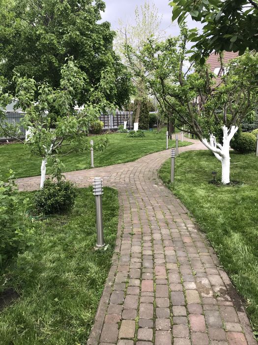 Садівник, ландшафтні роботи, автоматичний полив.