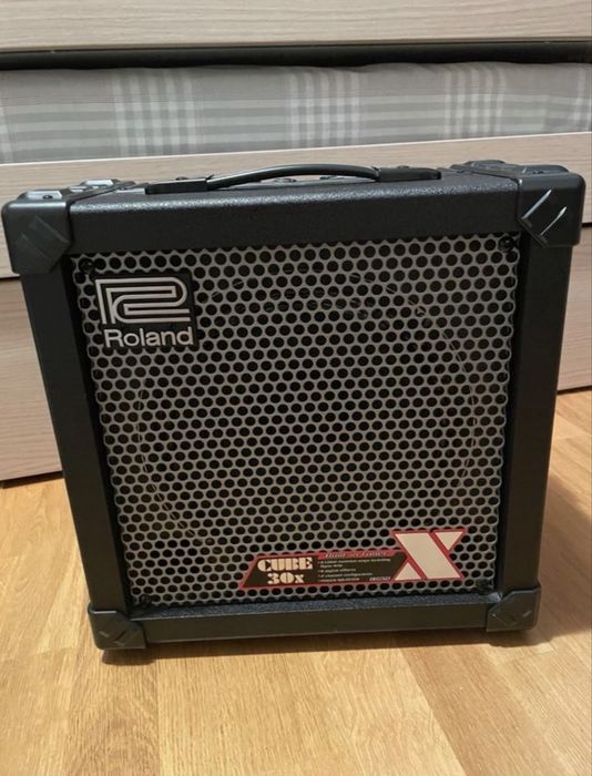 Ibanez RG350DX (com Hard Case) + Roland CUBE 30X