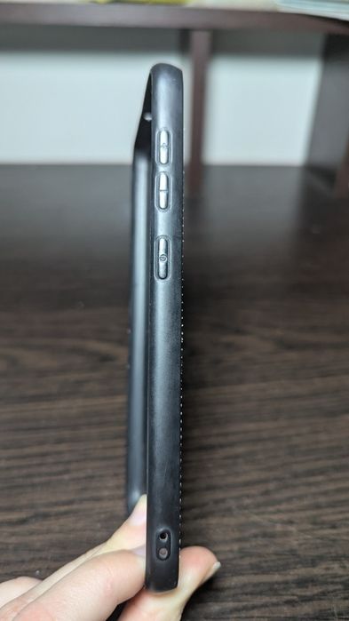 Чехол на телефон