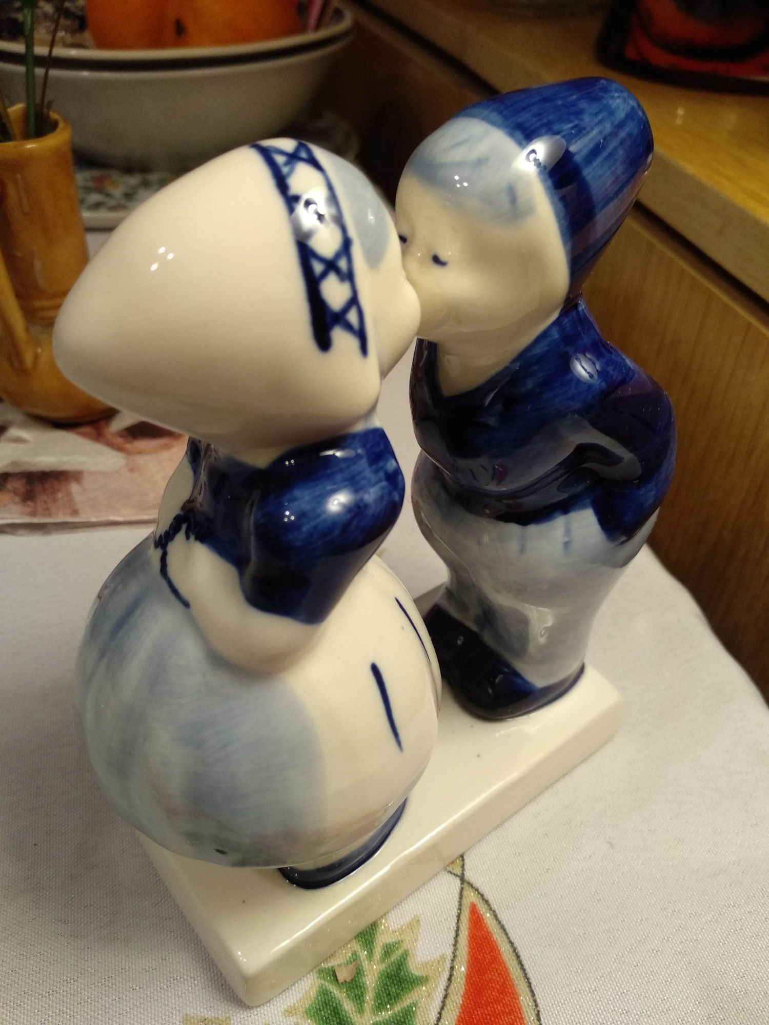 Figurka para zakochanych.