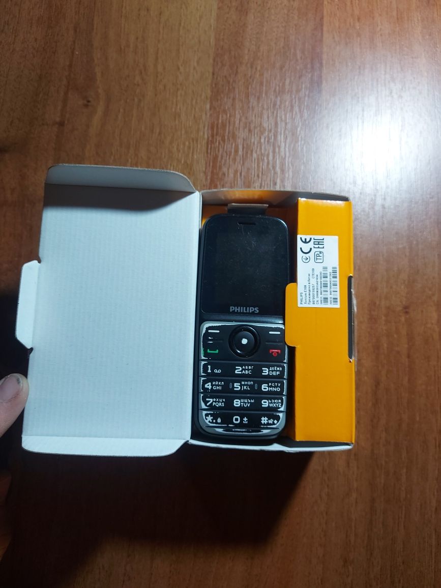 Продам телефон Philips E109 РАБОЧИЙ