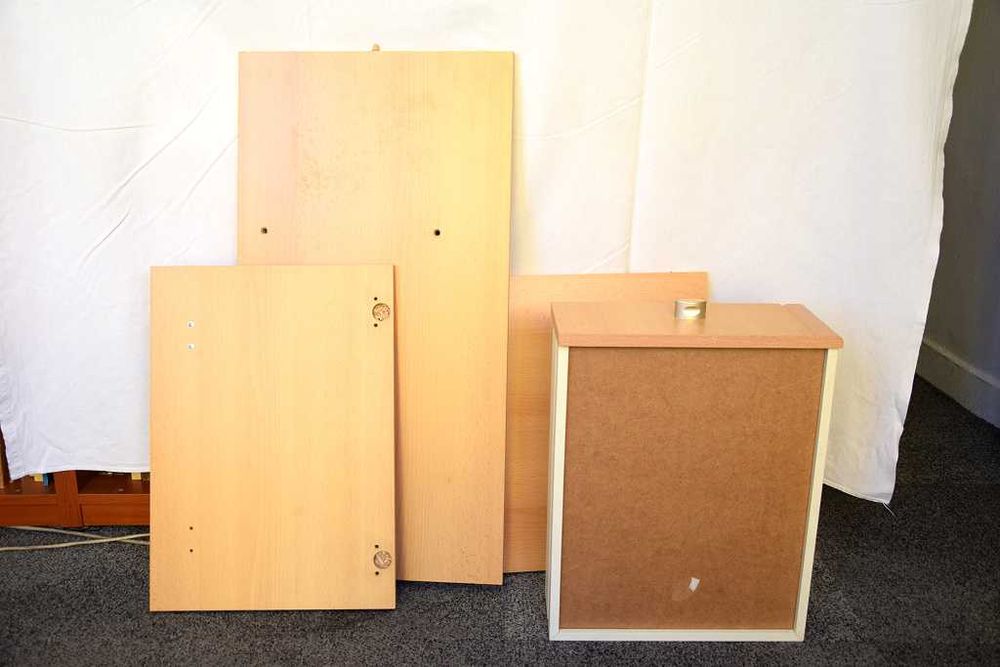 Biurko 120 x 60 cm, wysokość 75 cm, kolor buk.