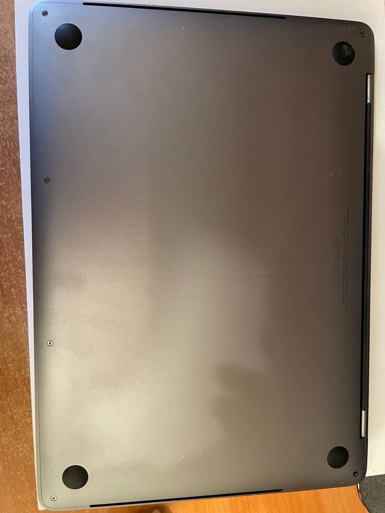 Apple MacBook Pro 13, Retina with Touch Bar 2017