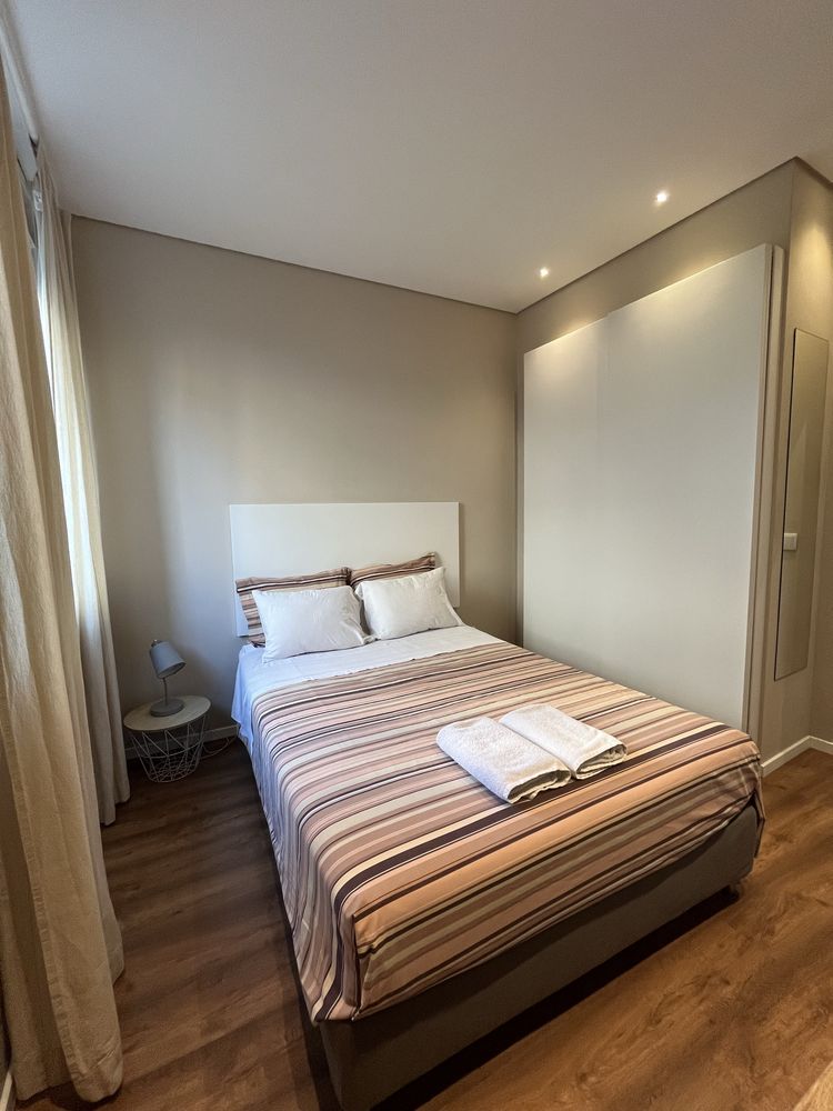 Apartamento Férias 4 quartos - Porto (Carolina Michaelis) - Agosto