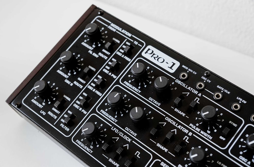 Sintetizador Behringer Pro One