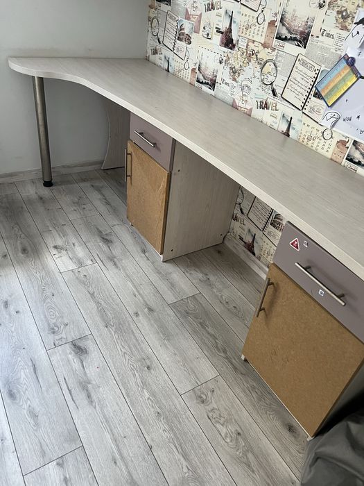 Продам письмовий стіл для двох дітей