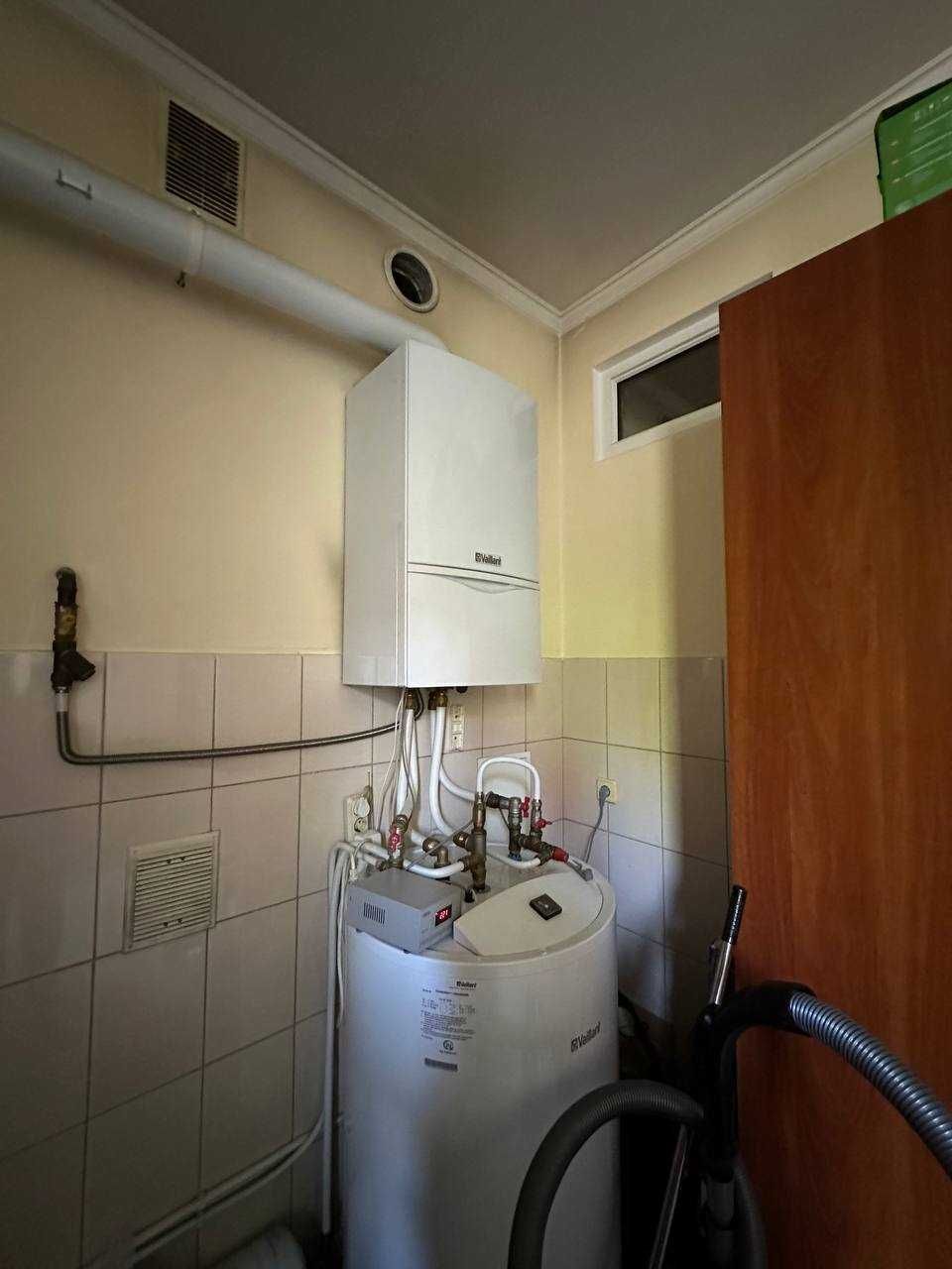 ПРОДАЖ будинок поруч сквера в центрі
