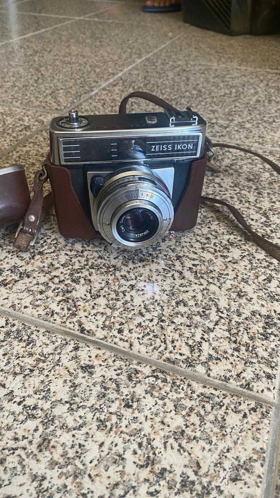 Atenção Colecionadores. Maquina fotográfica antiga Zeiss Icon.