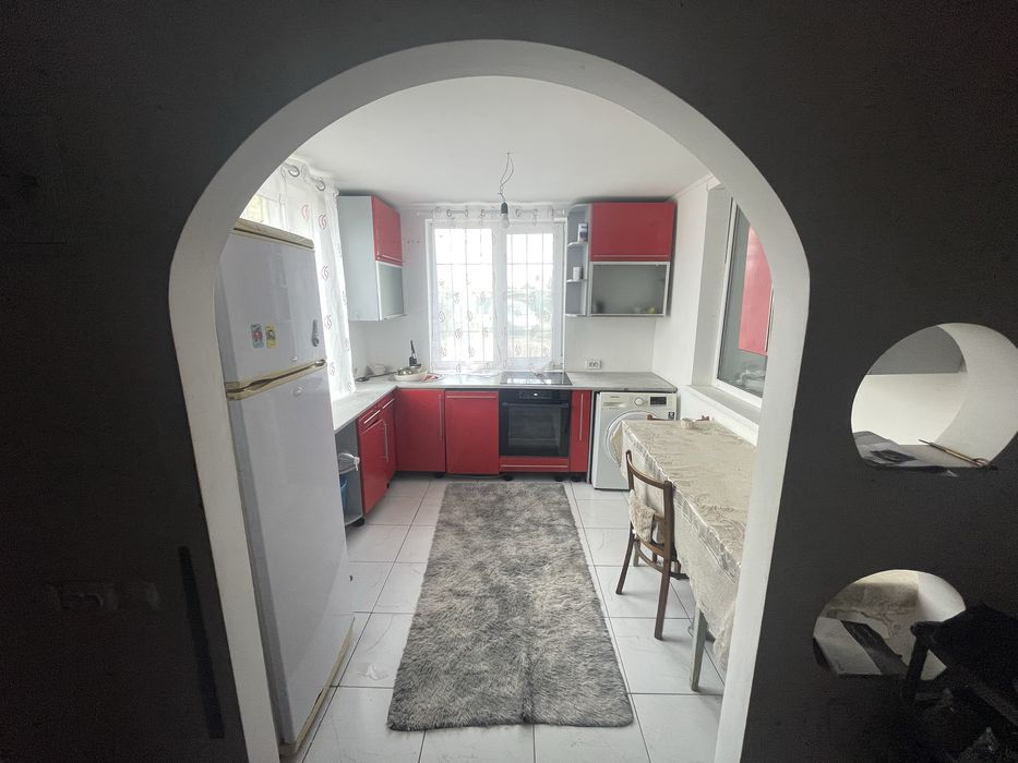 Дом с камином и большим учатком