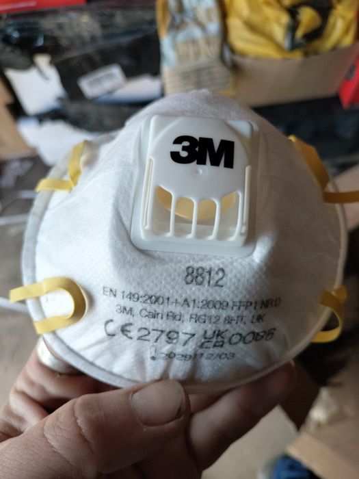 3М™ 8812 FFP1 Респиратор с клапаном