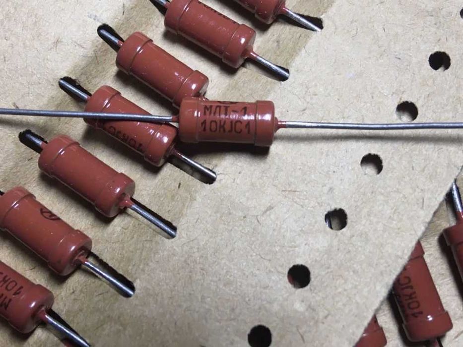 Упаковка - Резисторы МЛТ-1 Номинал 10 кОм  ( 300 штук)