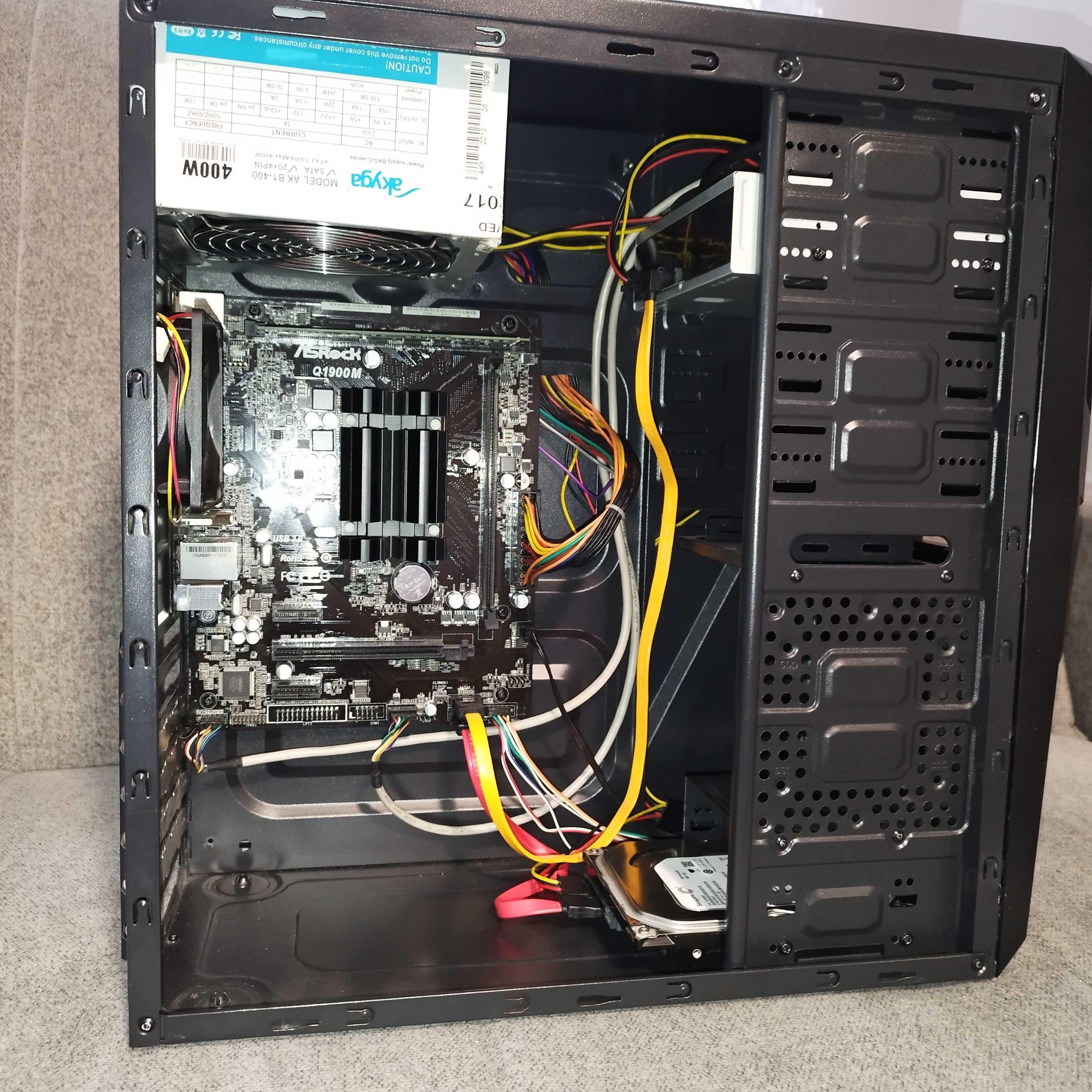 Komputer ASRock Quad-Core 2x3GHz 8GB/DDR3 500gb