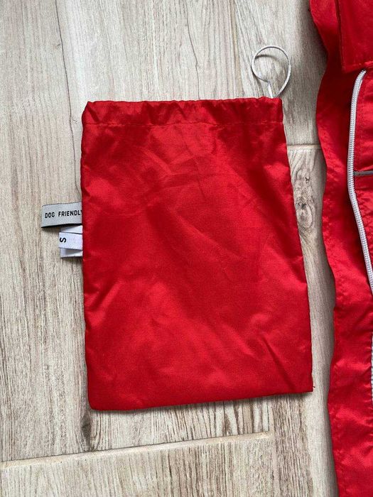 Куртка для собаки WOOFIT легка, червона, розмір S, з чохлом