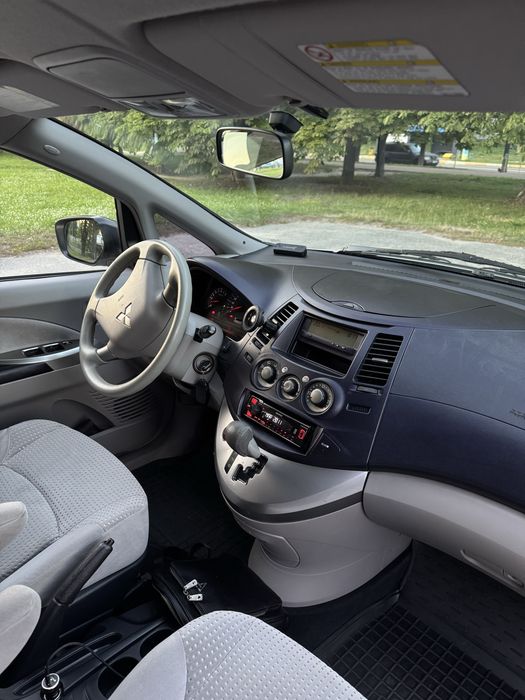 Mitsubishi Grandis 2.4 АКПП Газ/Бензин
