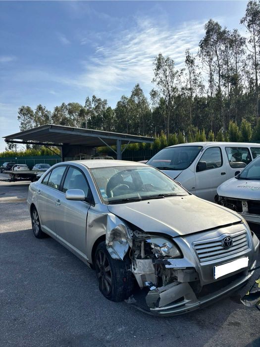 TOYOTA AVENSIS 2004 Gasolina