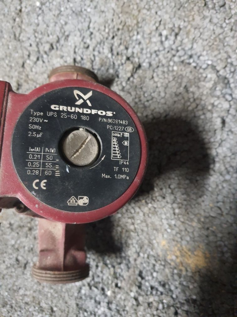 Pompa obiegową do centralnego ogrzewania grundfos