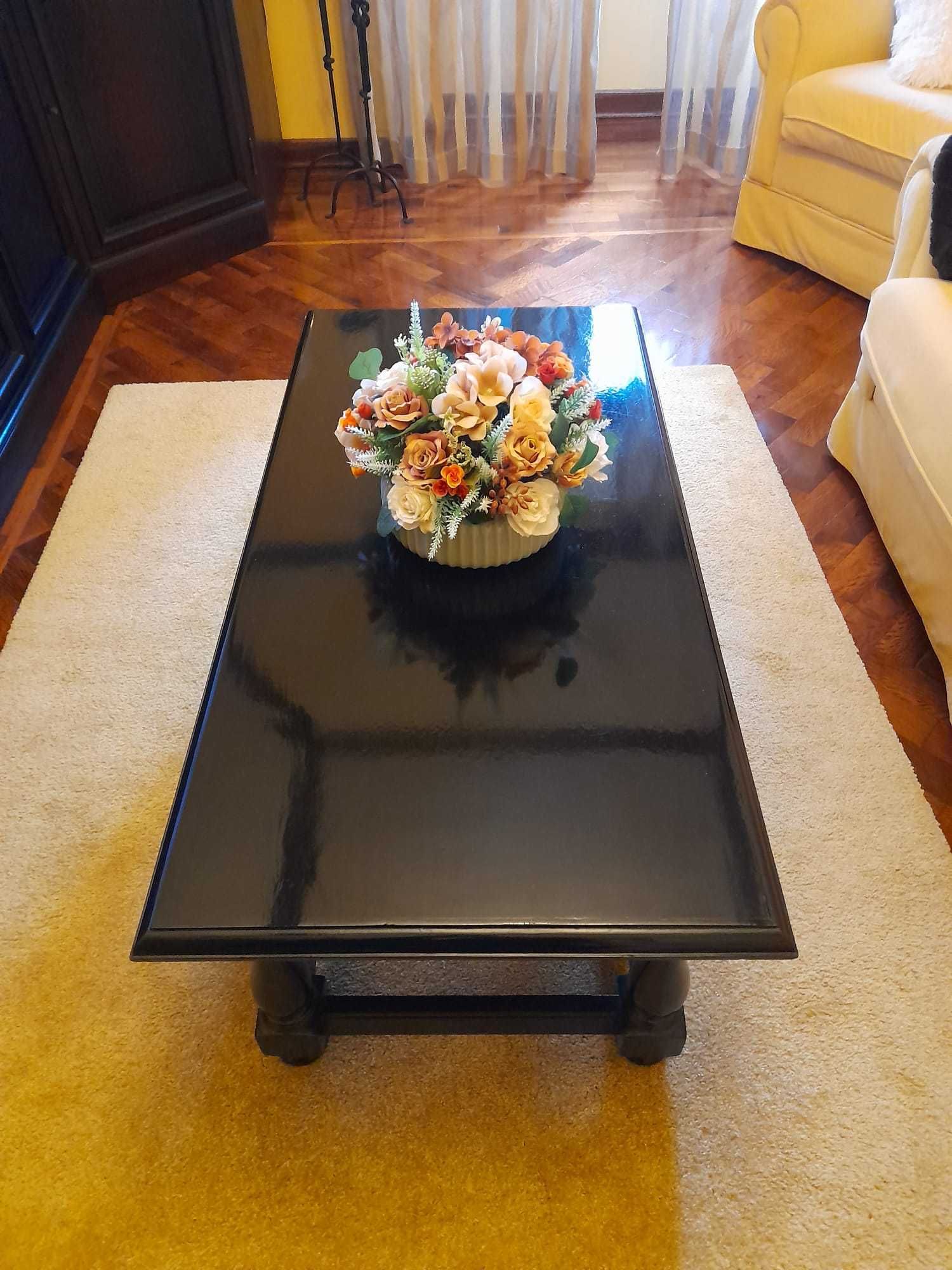 Mesa de sala preta vintage